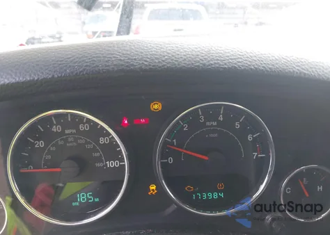 2013 Jeep Wrangler Sport z USA, uszkodzony, nr VIN 1C4AJWAG7DL503853